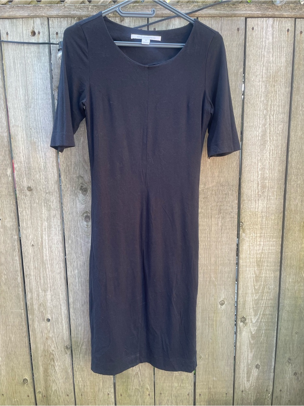 Diane Von Furstenberg Black Scoop Neck Short Sleeve Sheath Dress